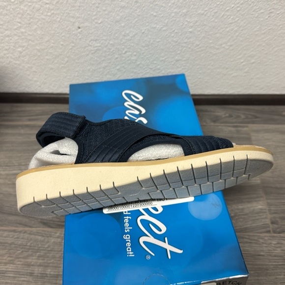 Easy Street Women's Raeven Wedge Sandal - Picture 3 of 6